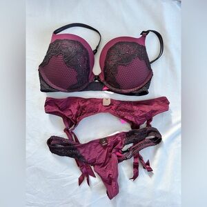 La SENZA Black and Burgundy Lace Bra Set